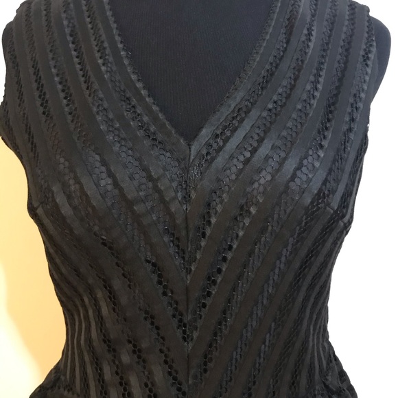 H&M Dresses & Skirts - H&M textured fit and flare LBD SZ 6